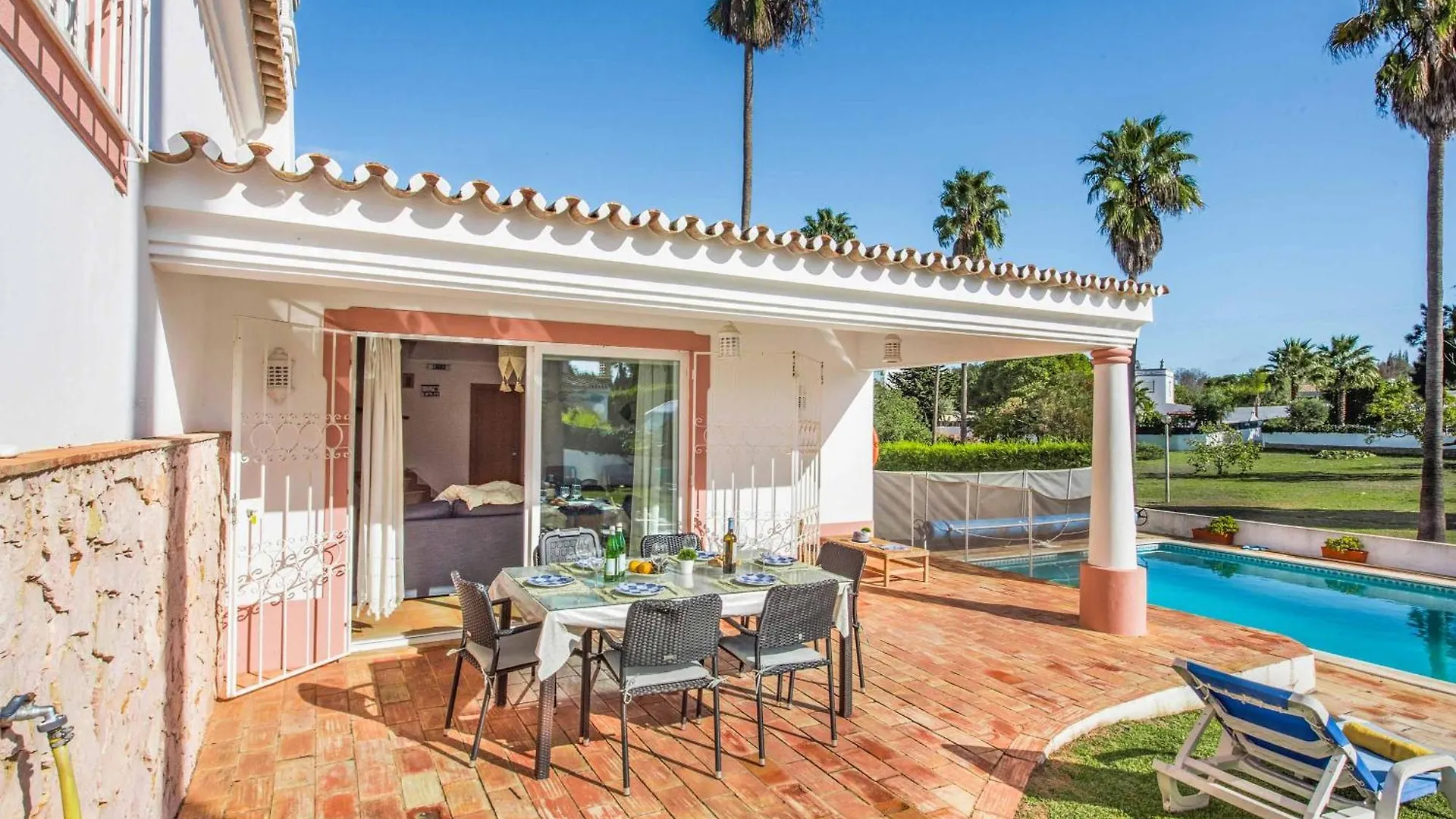 Casa Lorena Guia